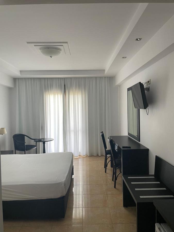 Perinthos Hotel Anchialos Bagian luar foto