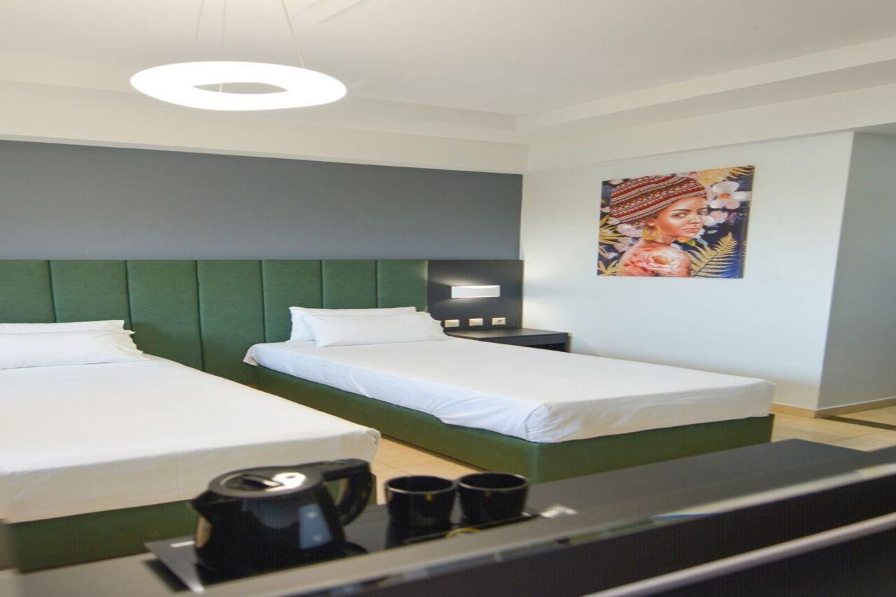 Perinthos Hotel Anchialos Bagian luar foto